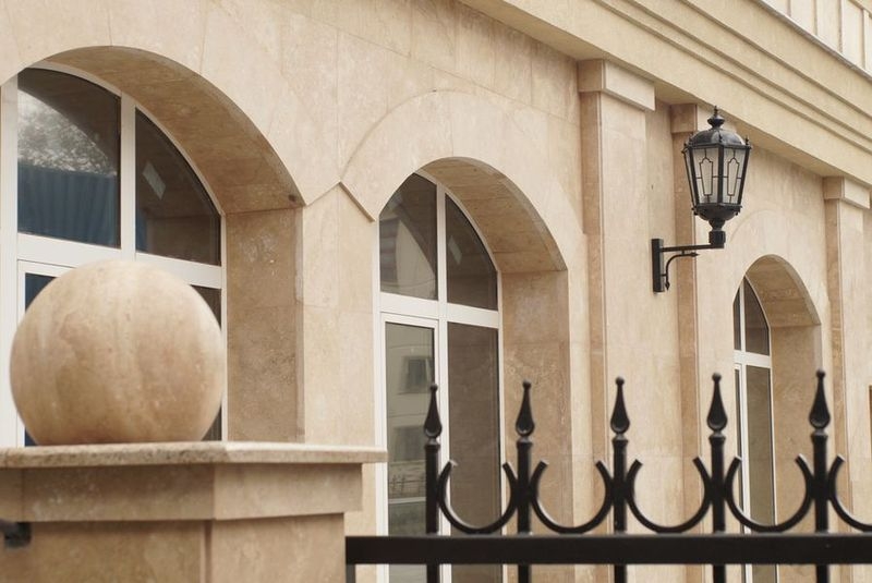 Отделка фасадов зданий травертином, гранитом, мрамором - Изображение #1, Объявление #1659459